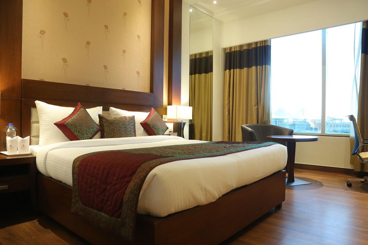 Cs Boutique Hotel Faridabad Exteriör bild