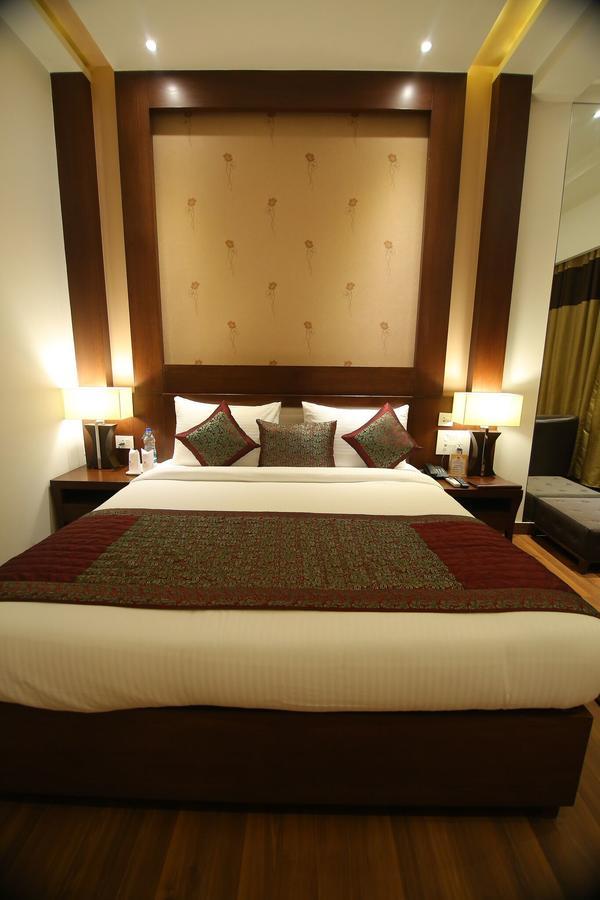 Cs Boutique Hotel Faridabad Exteriör bild