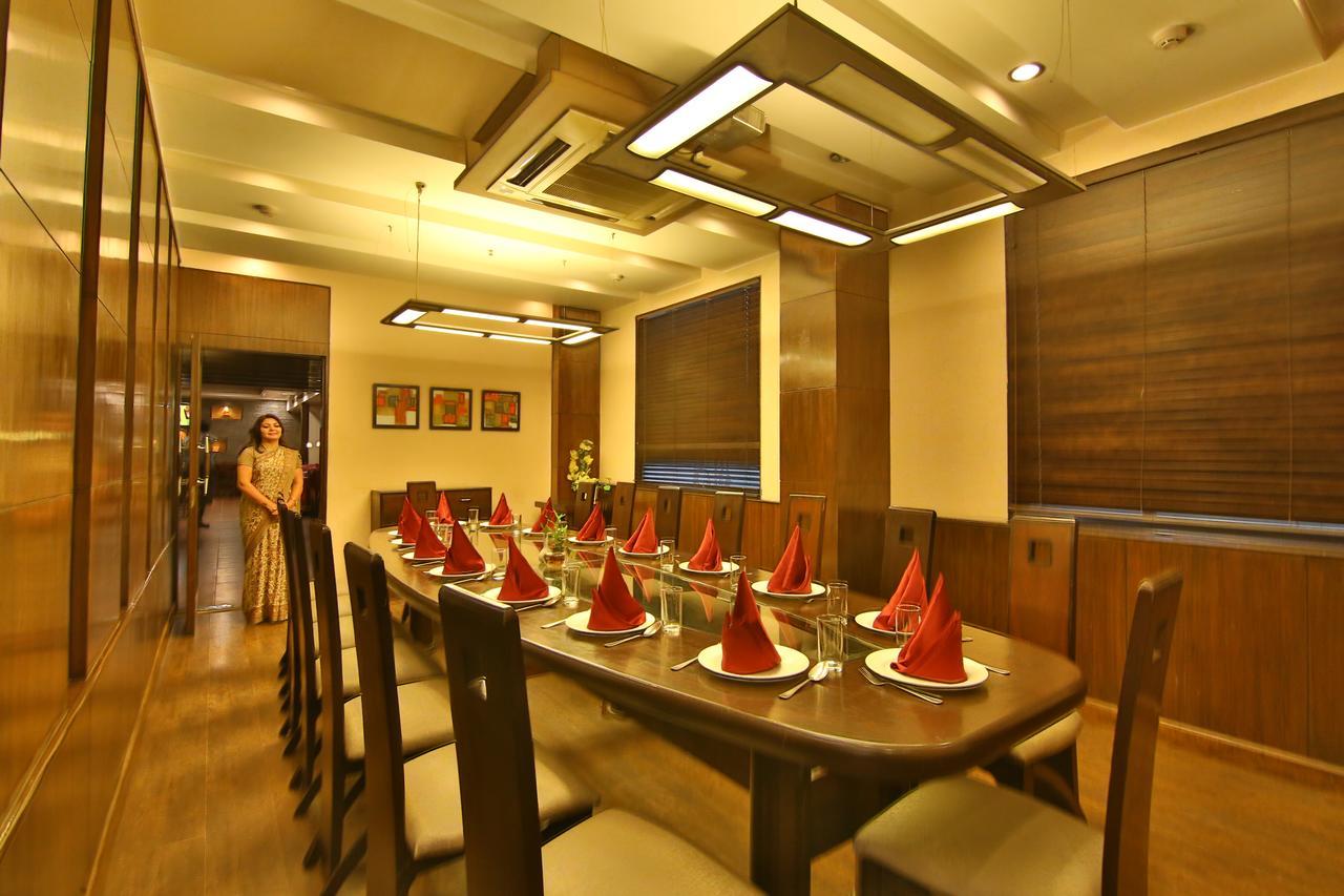 Cs Boutique Hotel Faridabad Exteriör bild