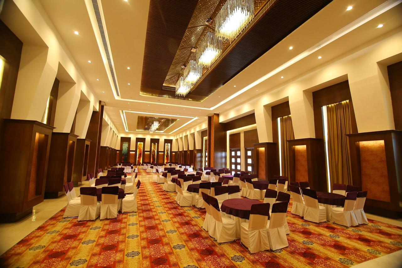 Cs Boutique Hotel Faridabad Exteriör bild