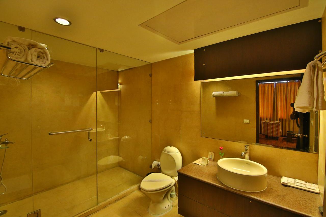 Cs Boutique Hotel Faridabad Exteriör bild