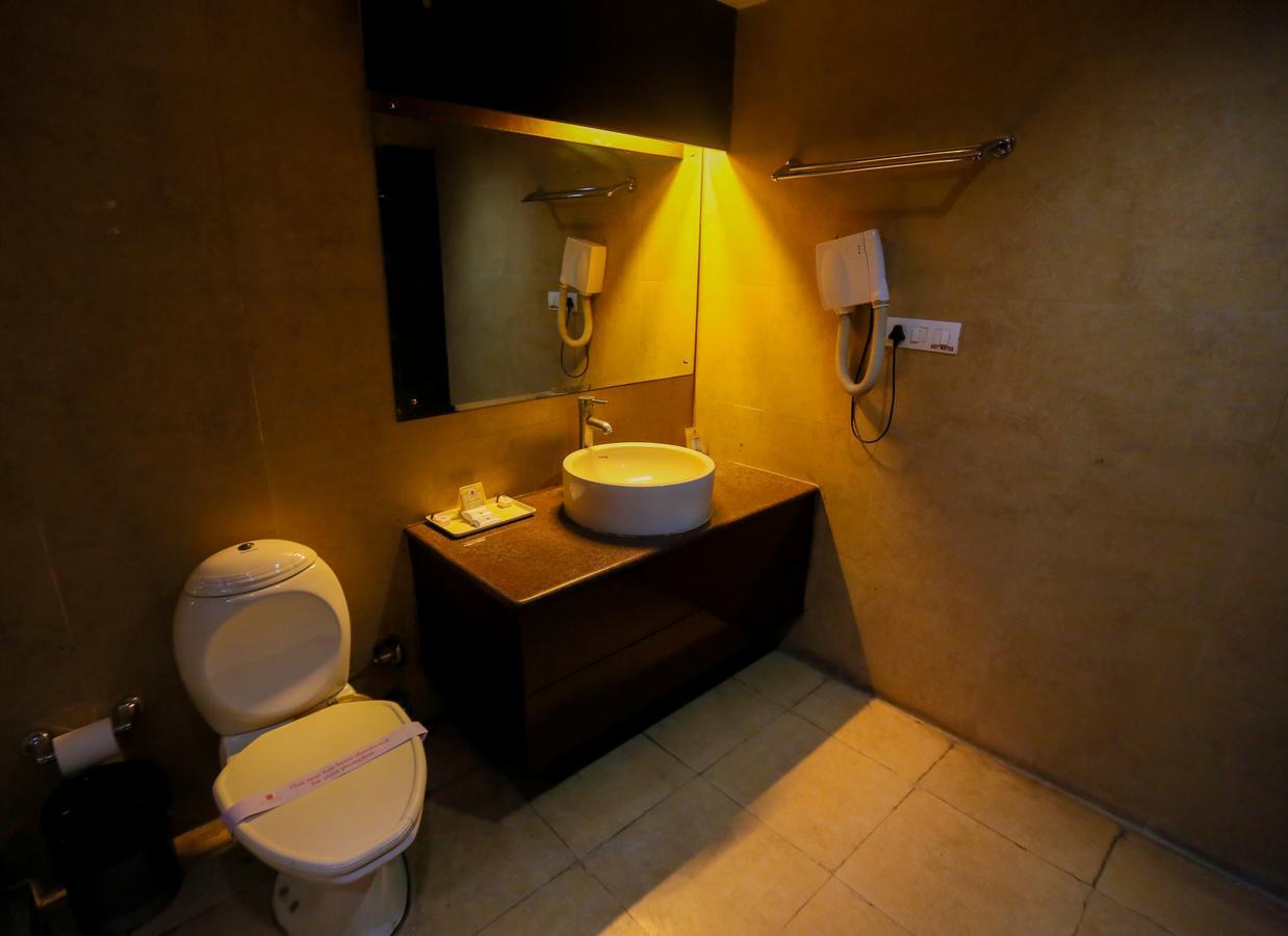 Cs Boutique Hotel Faridabad Exteriör bild