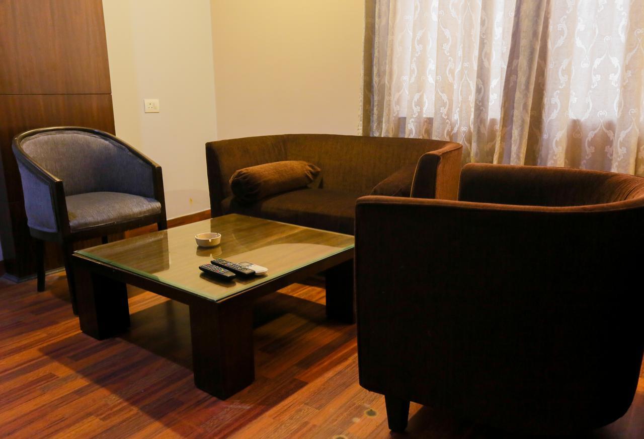 Cs Boutique Hotel Faridabad Exteriör bild