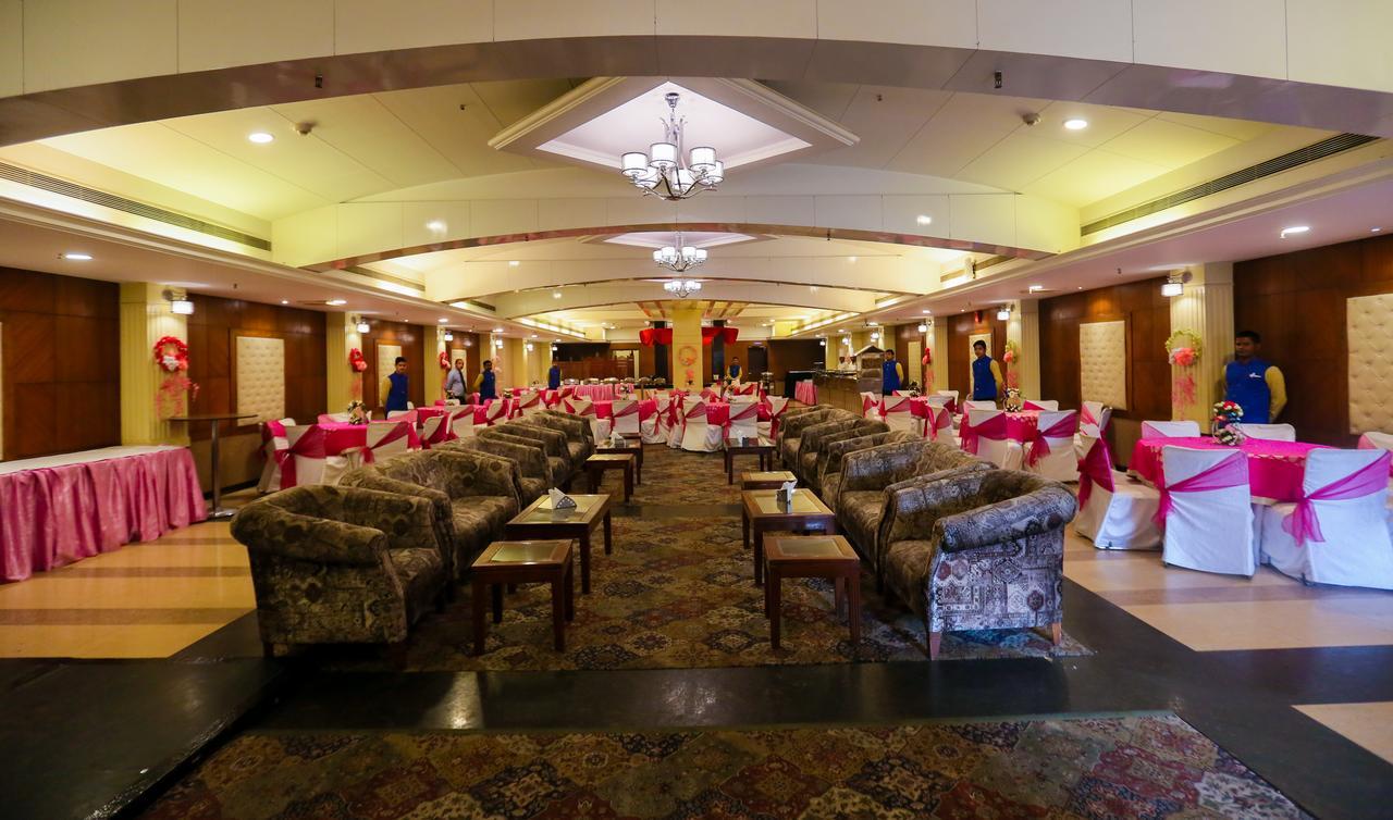 Cs Boutique Hotel Faridabad Exteriör bild