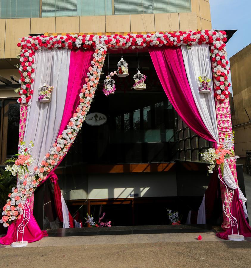 Cs Boutique Hotel Faridabad Exteriör bild