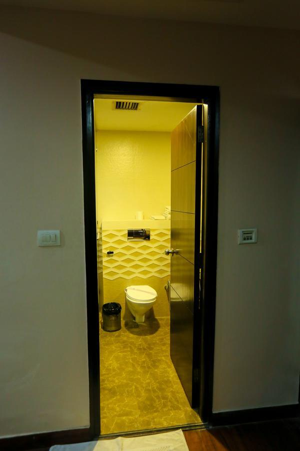 Cs Boutique Hotel Faridabad Exteriör bild