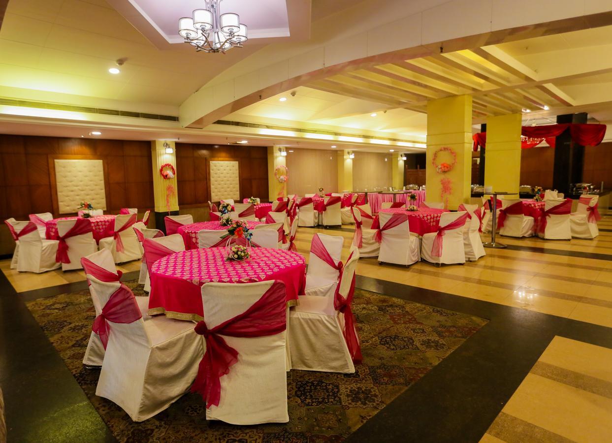 Cs Boutique Hotel Faridabad Exteriör bild