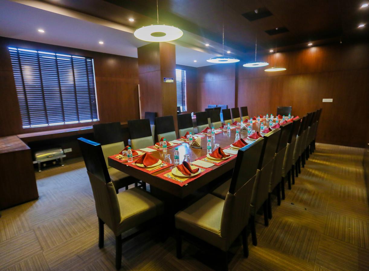 Cs Boutique Hotel Faridabad Exteriör bild