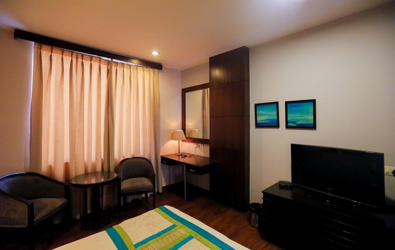 Cs Boutique Hotel Faridabad Exteriör bild
