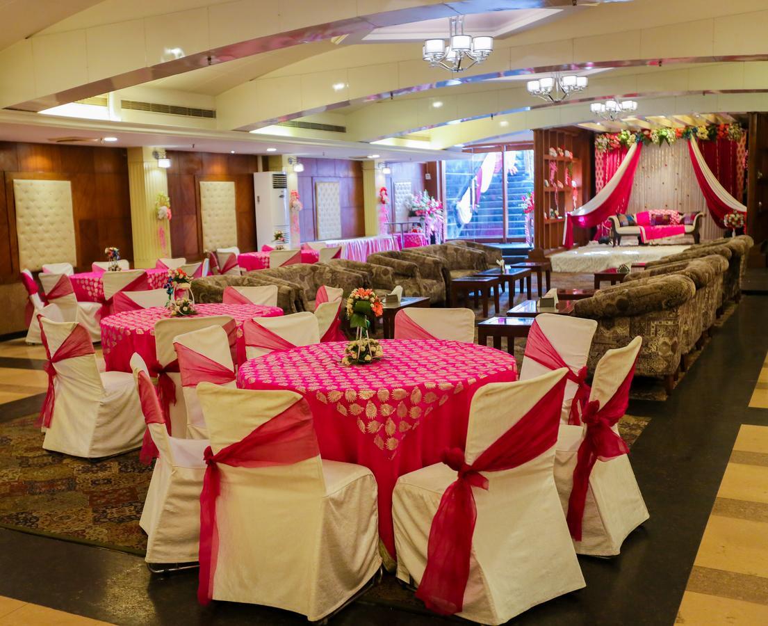 Cs Boutique Hotel Faridabad Exteriör bild