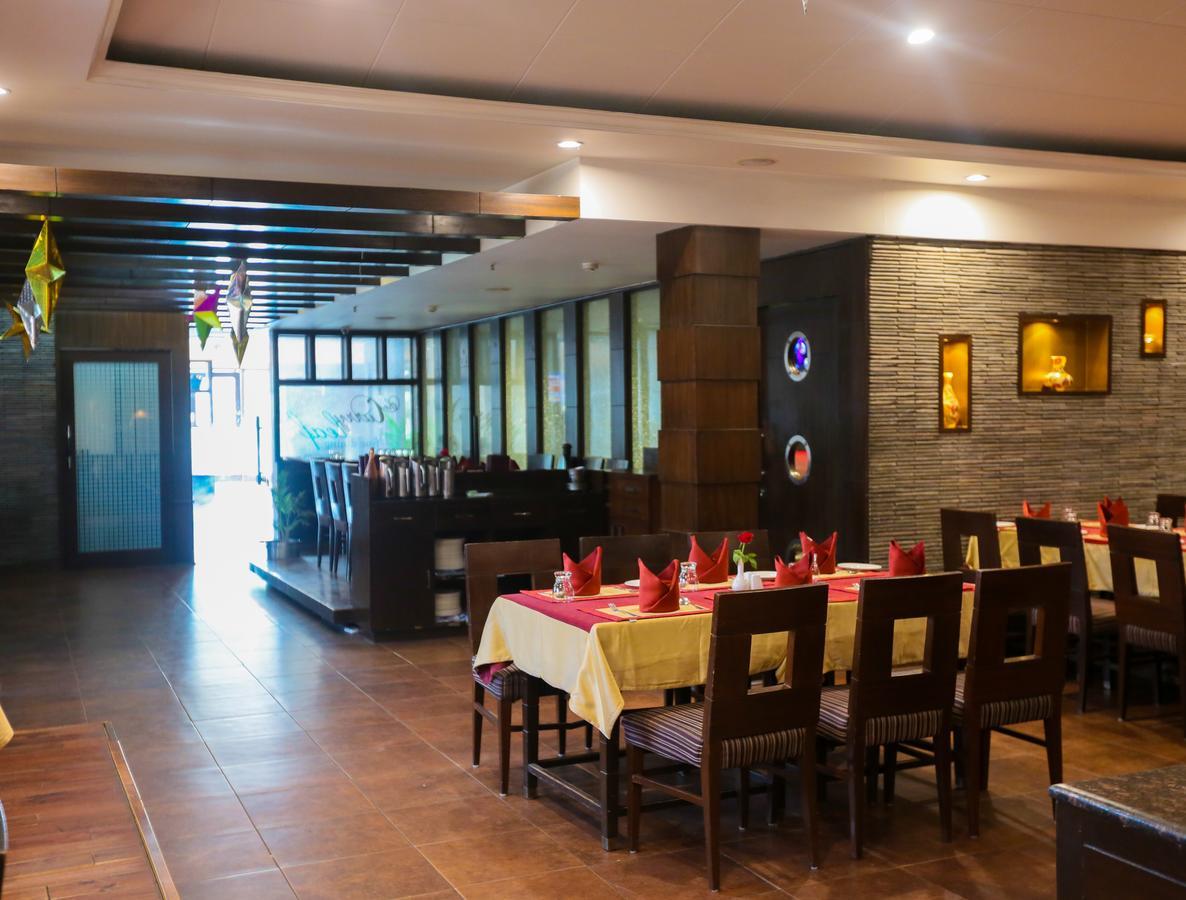 Cs Boutique Hotel Faridabad Exteriör bild