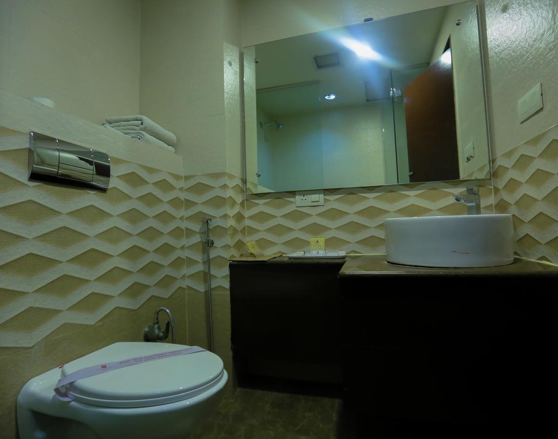 Cs Boutique Hotel Faridabad Exteriör bild