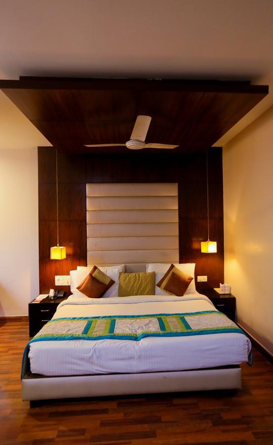 Cs Boutique Hotel Faridabad Exteriör bild